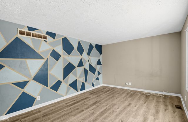 3925 Kivet Court, Indianapolis, IN 46235