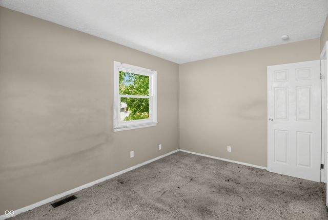 3925 Kivet Court, Indianapolis, IN 46235