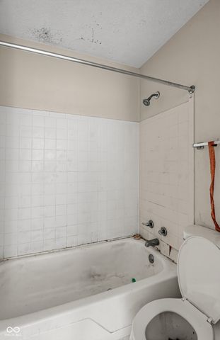 3925 Kivet Court, Indianapolis, IN 46235
