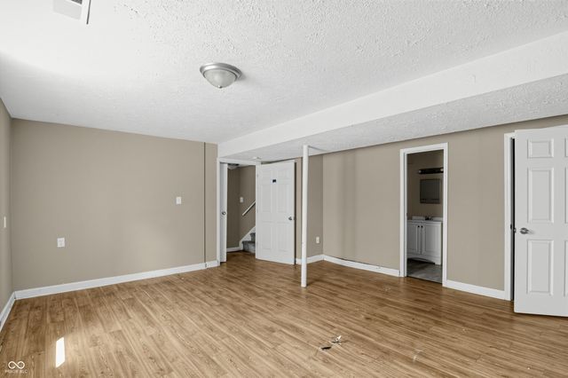 3925 Kivet Court, Indianapolis, IN 46235