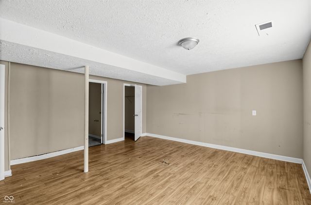 3925 Kivet Court, Indianapolis, IN 46235