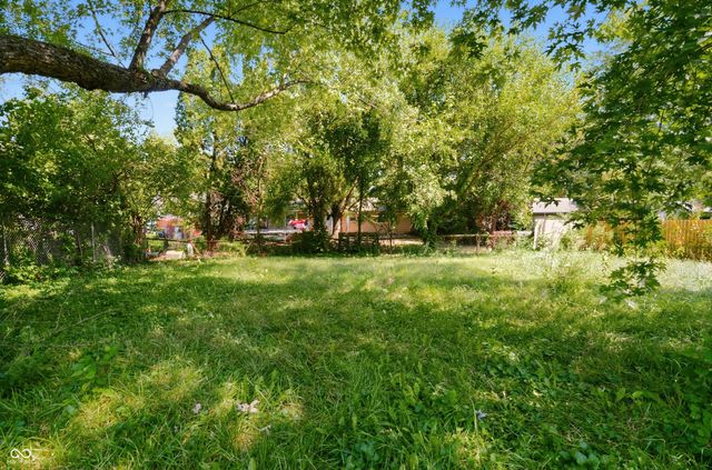 3925 Kivet Court, Indianapolis, IN 46235