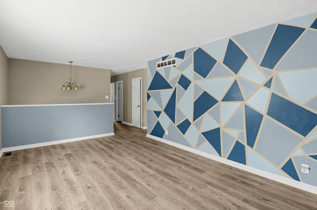 3925 Kivet Court, Indianapolis, IN 46235