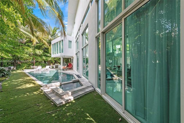 480 Ocean Boulevard, Golden Beach, FL 33160