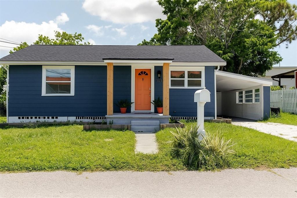 10562 LAKE DRIVE, Seminole, FL 33772