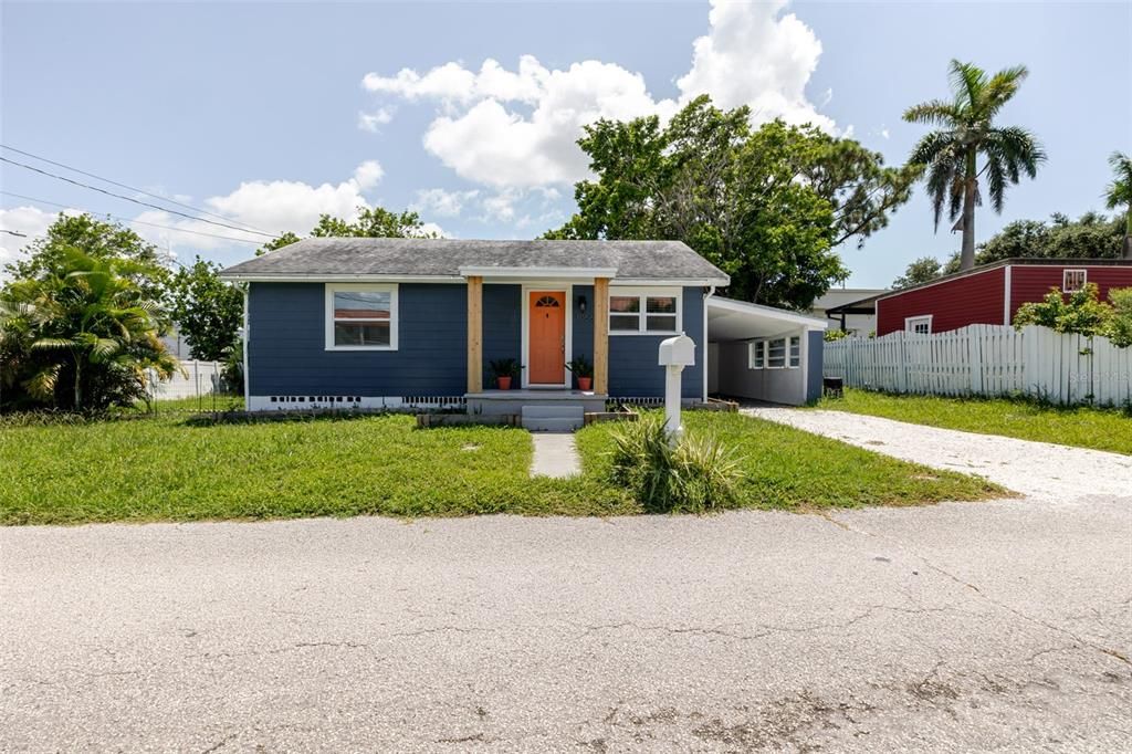 10562 LAKE DRIVE, Seminole, FL 33772