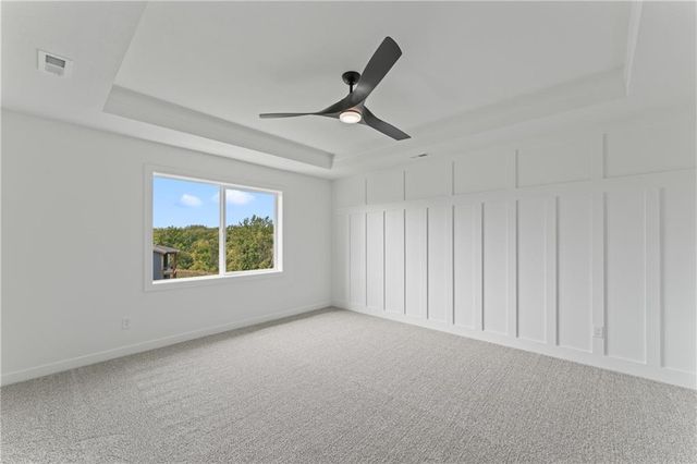2004 SE Oak Ridge Drive, Oak Grove, MO 64075
