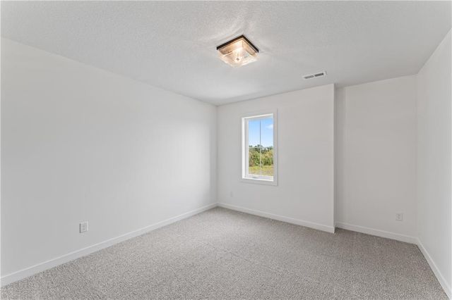 2004 SE Oak Ridge Drive, Oak Grove, MO 64075