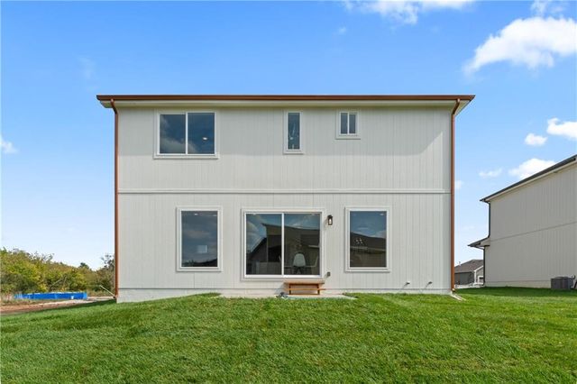 2004 SE Oak Ridge Drive, Oak Grove, MO 64075