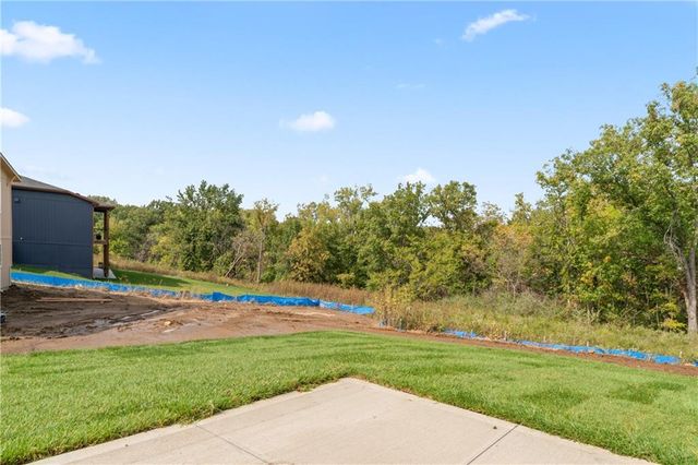 2004 SE Oak Ridge Drive, Oak Grove, MO 64075