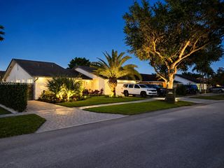 305 SW 134th Court, Miami, FL 33184