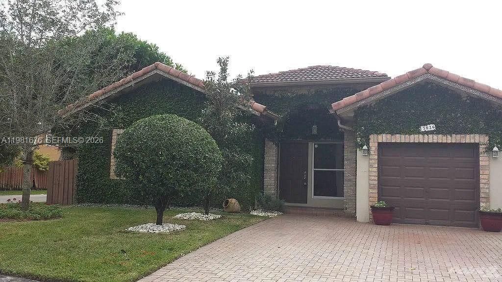 15826 SW 138th Ter, Miami, FL 33196