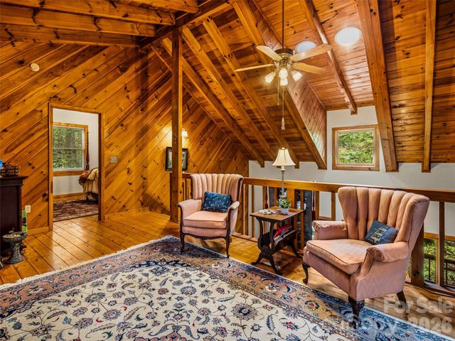 696 Top Of The Mountain Road, Hendersonville, NC 28739