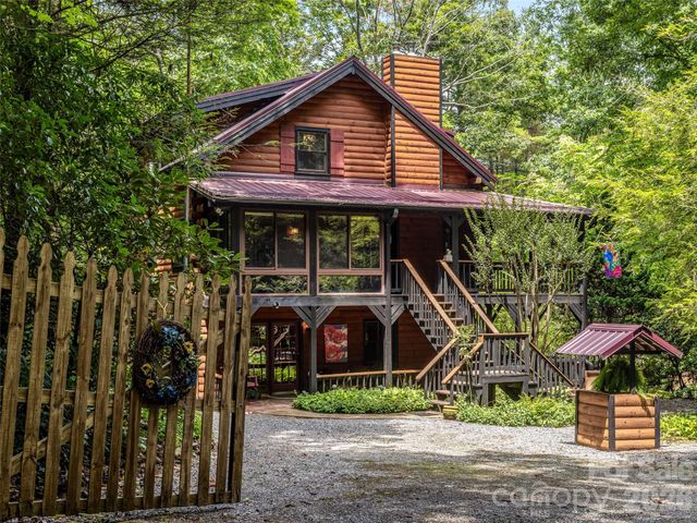 696 Top Of The Mountain Road, Hendersonville, NC 28739