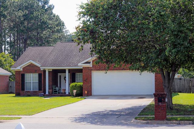 123 Lakeside Drive, Dothan, AL 36301