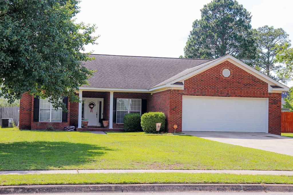 123 Lakeside Drive, Dothan, AL 36301