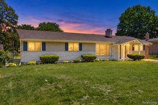 51056 Fairlane Drive, Utica, MI 48316