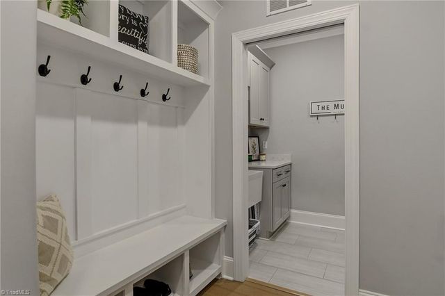 1076 Wood Duck Lane, Winston-salem, NC 27106