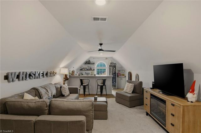 1076 Wood Duck Lane, Winston-salem, NC 27106