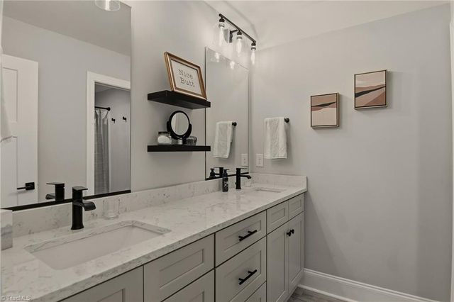 1076 Wood Duck Lane, Winston-salem, NC 27106