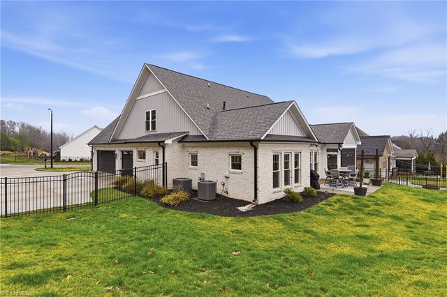 1076 Wood Duck Lane, Winston-salem, NC 27106