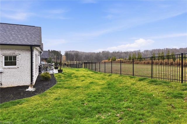 1076 Wood Duck Lane, Winston-salem, NC 27106