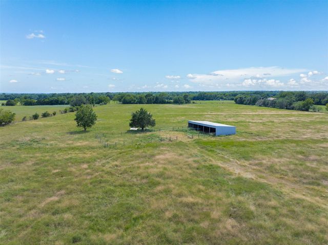 8993 E Osr, Hearne, TX 77859