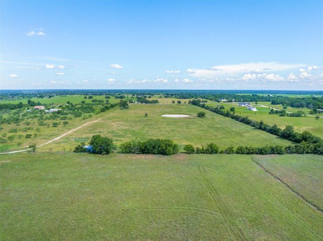 8993 E Osr, Hearne, TX 77859