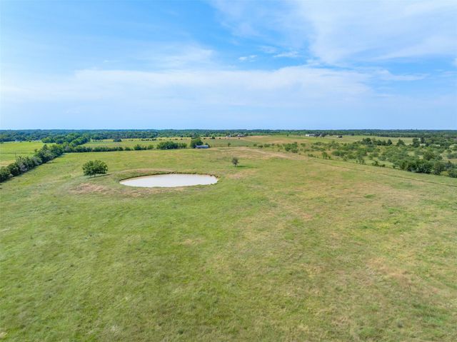 8993 E Osr, Hearne, TX 77859