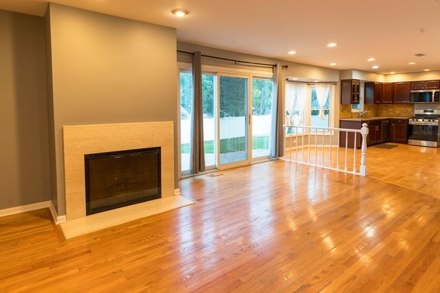 901 Providence Lane, Buffalo Grove, IL 60089
