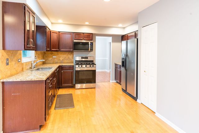 901 Providence Lane, Buffalo Grove, IL 60089