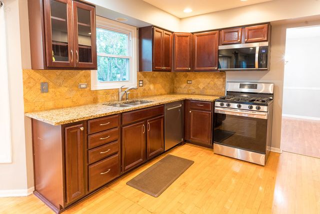 901 Providence Lane, Buffalo Grove, IL 60089