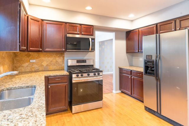 901 Providence Lane, Buffalo Grove, IL 60089