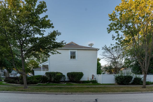 901 Providence Lane, Buffalo Grove, IL 60089