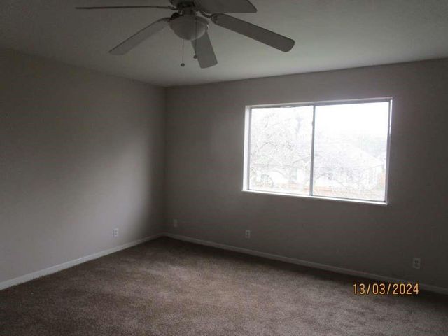 501 S Holmes Street, La Porte, TX 77571