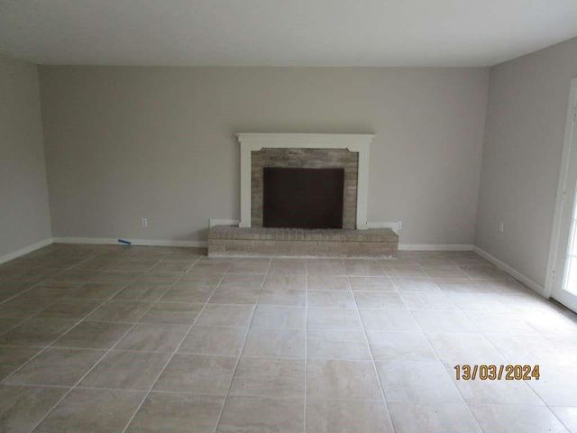 501 S Holmes Street, La Porte, TX 77571