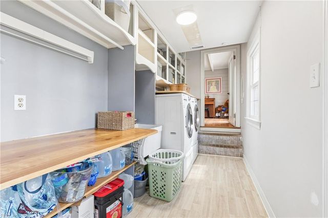 346 Wendwood DR, Newport News, VA 23602