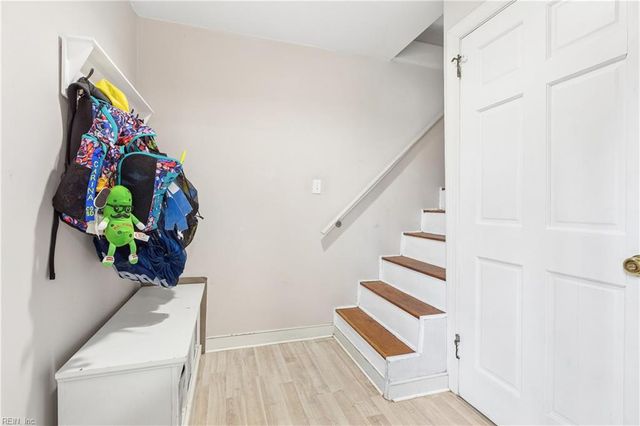 346 Wendwood DR, Newport News, VA 23602