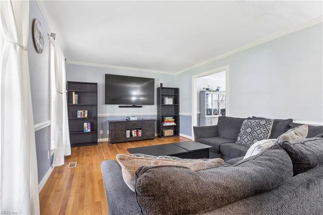 346 Wendwood DR, Newport News, VA 23602