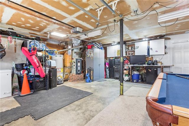 346 Wendwood DR, Newport News, VA 23602