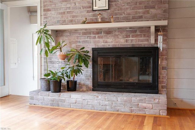 346 Wendwood DR, Newport News, VA 23602