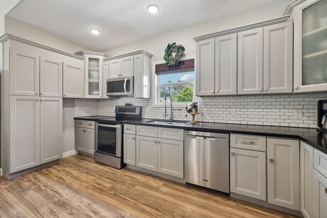 1082 Corey Dr, Lewisburg, TN 37091