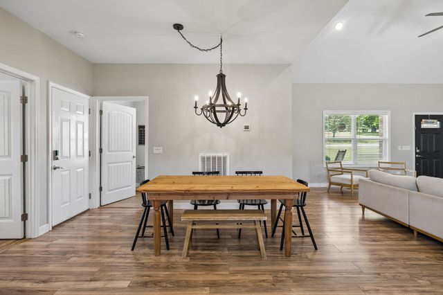 1082 Corey Dr, Lewisburg, TN 37091