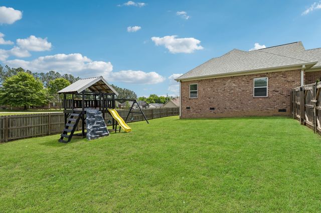 1082 Corey Dr, Lewisburg, TN 37091
