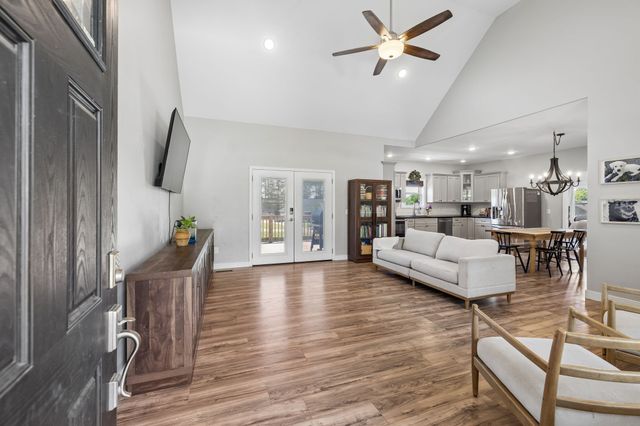 1082 Corey Dr, Lewisburg, TN 37091