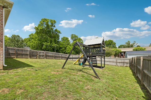 1082 Corey Dr, Lewisburg, TN 37091