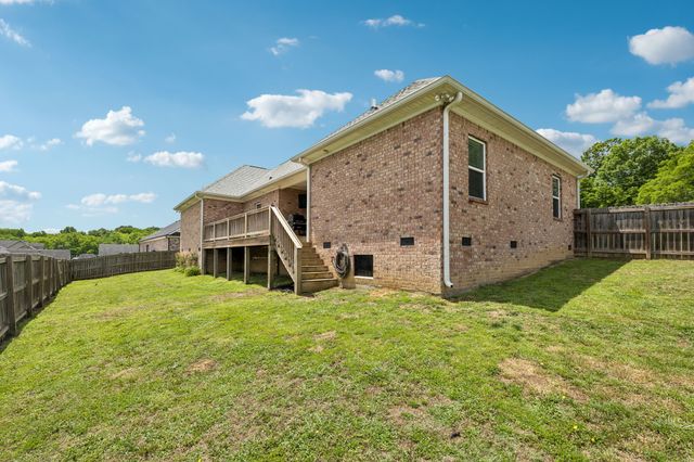 1082 Corey Dr, Lewisburg, TN 37091