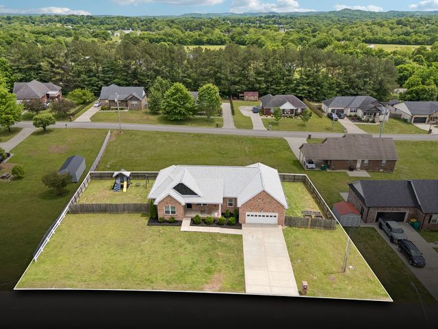 1082 Corey Dr, Lewisburg, TN 37091