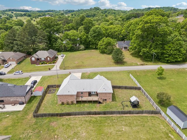 1082 Corey Dr, Lewisburg, TN 37091