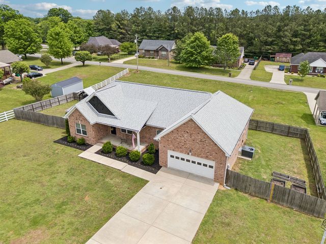 1082 Corey Dr, Lewisburg, TN 37091